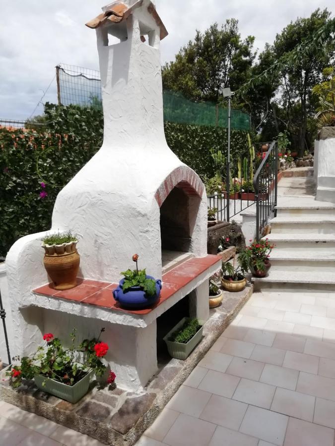 Appartamento Bouganville Magomadas Exterior photo