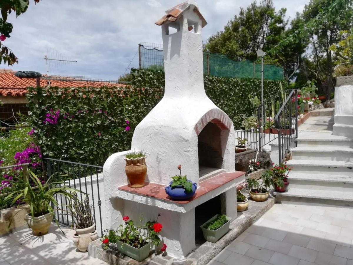 Appartamento Bouganville Magomadas Exterior photo