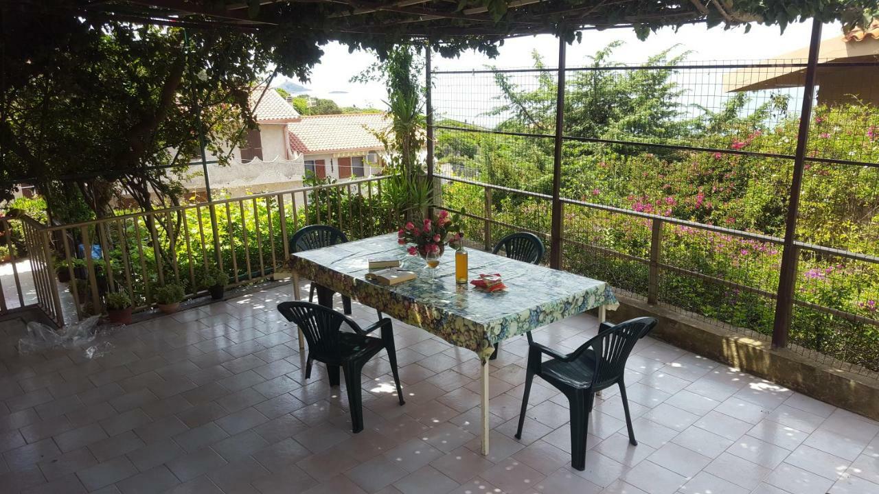 Appartamento Bouganville Magomadas Exterior photo